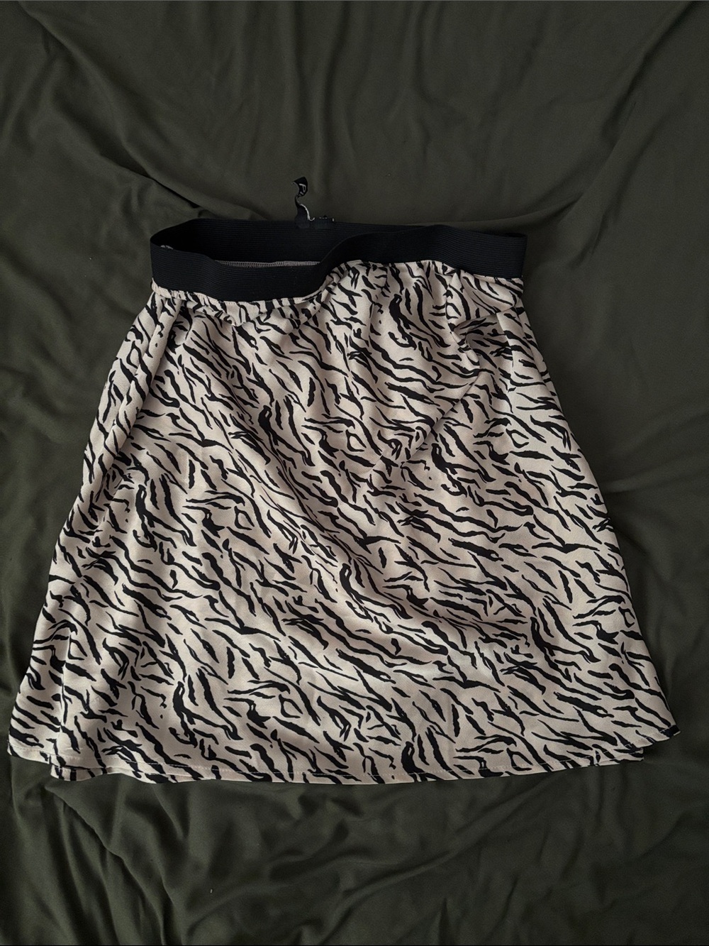 Animal-Print A-Line Skirt in Beige and Black